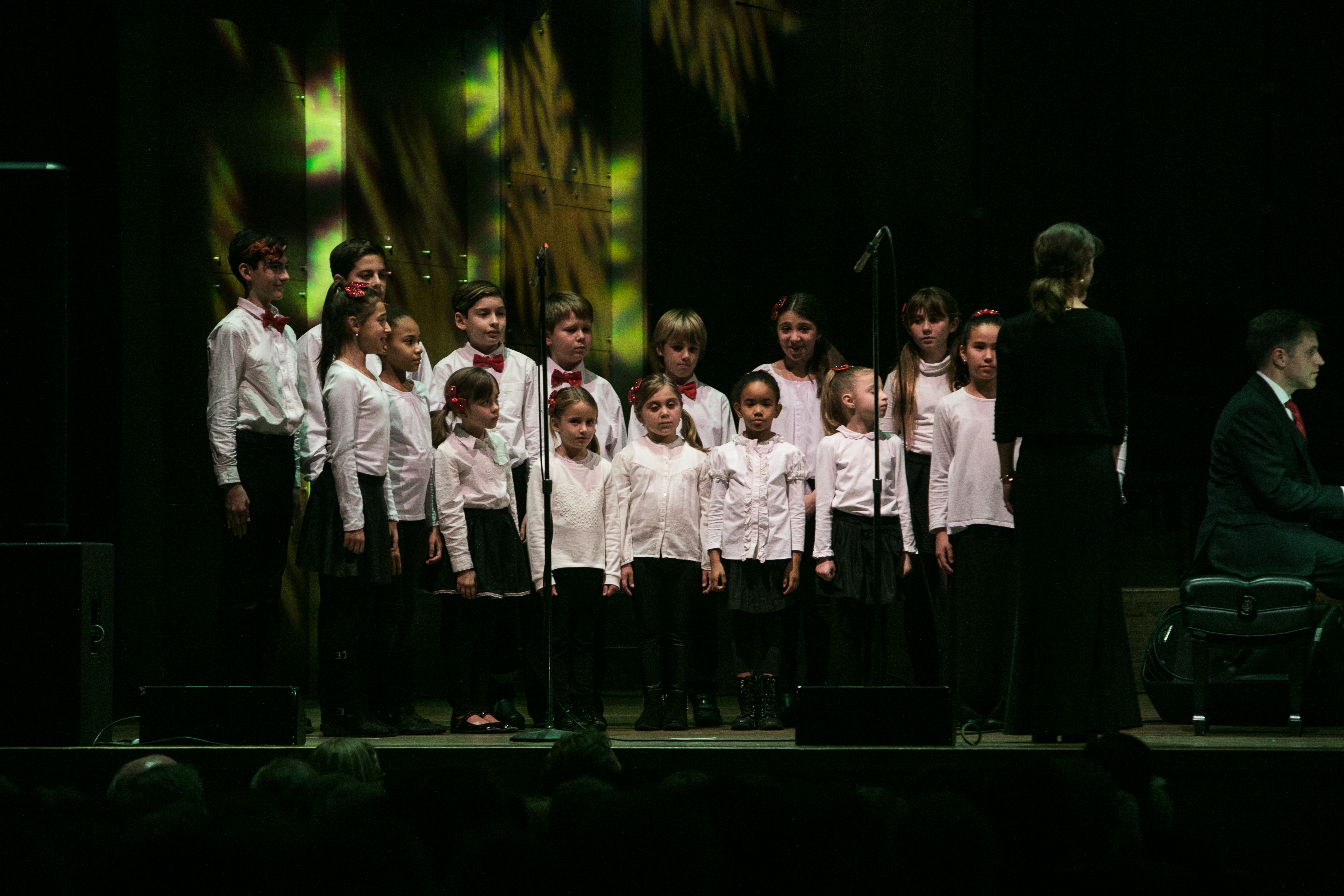 Over 2,700 Gather for “Singing Nun” and Tenors, Raise $1M in Scholarships